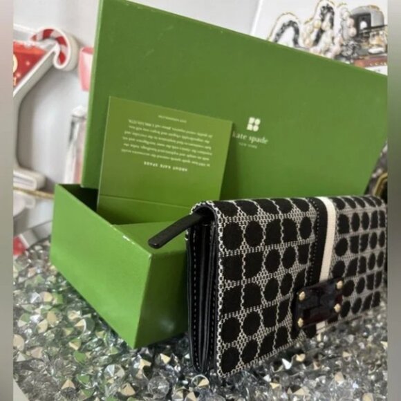 Kate Spade Black & White Adrienne Signature Print Wallet NWOT - Picture 3 of 12